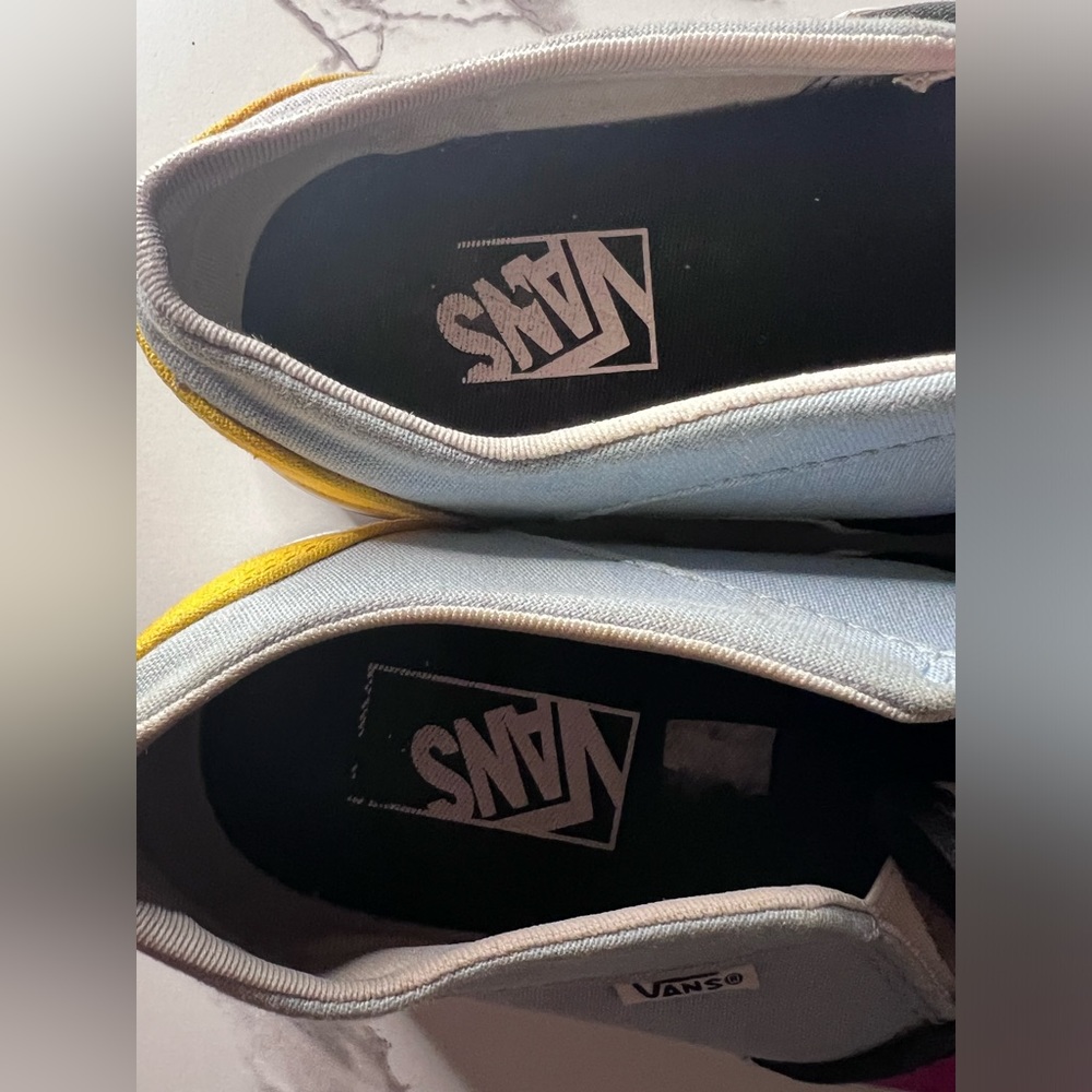Women’s vans - Picture 3 of 4